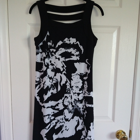 Style & Co Shift Dress Cutout Back - Picture 2 of 5